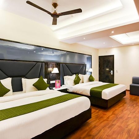 Hotel Geet Deluxe نيودلهي المظهر الخارجي الصورة