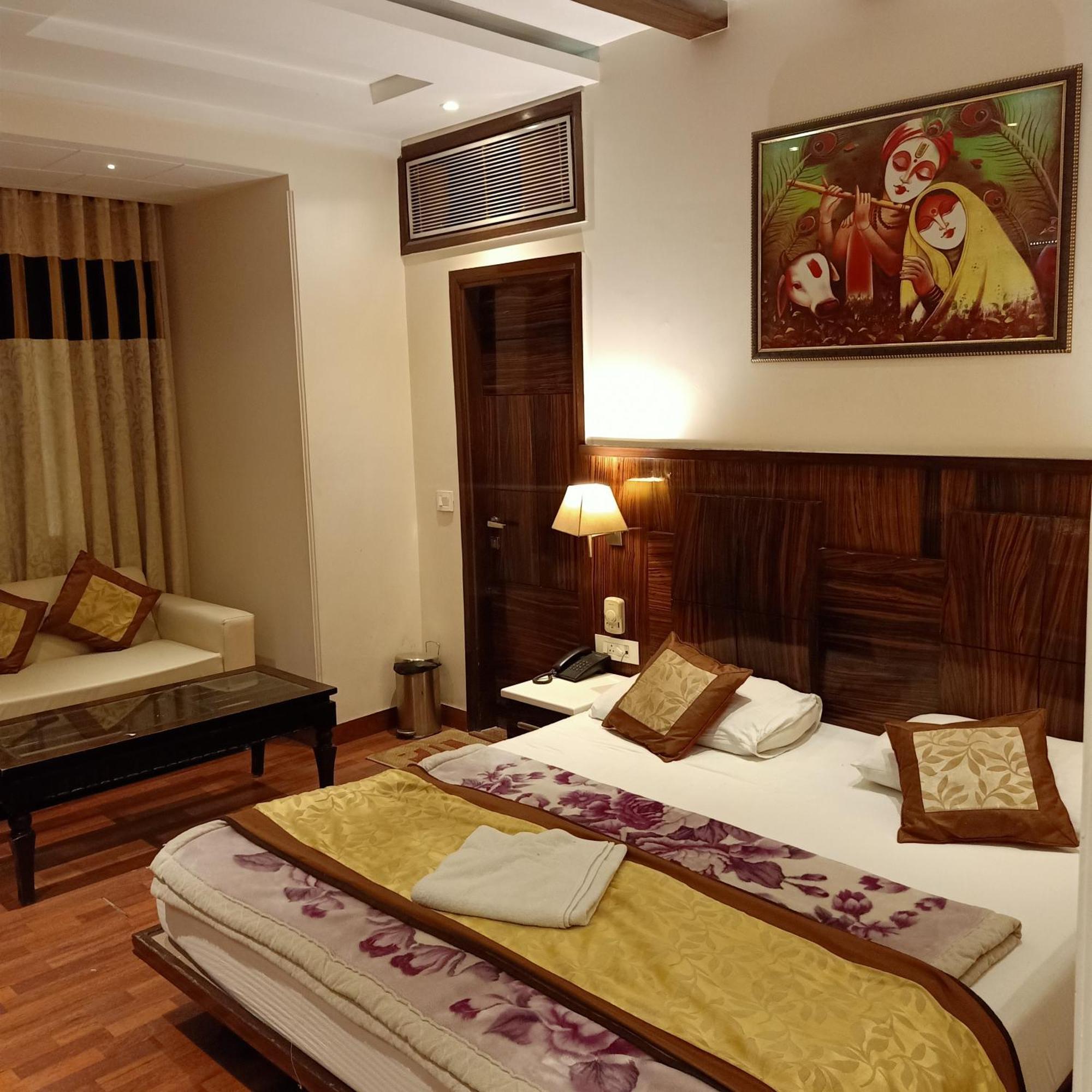 Hotel Geet Deluxe نيودلهي المظهر الخارجي الصورة