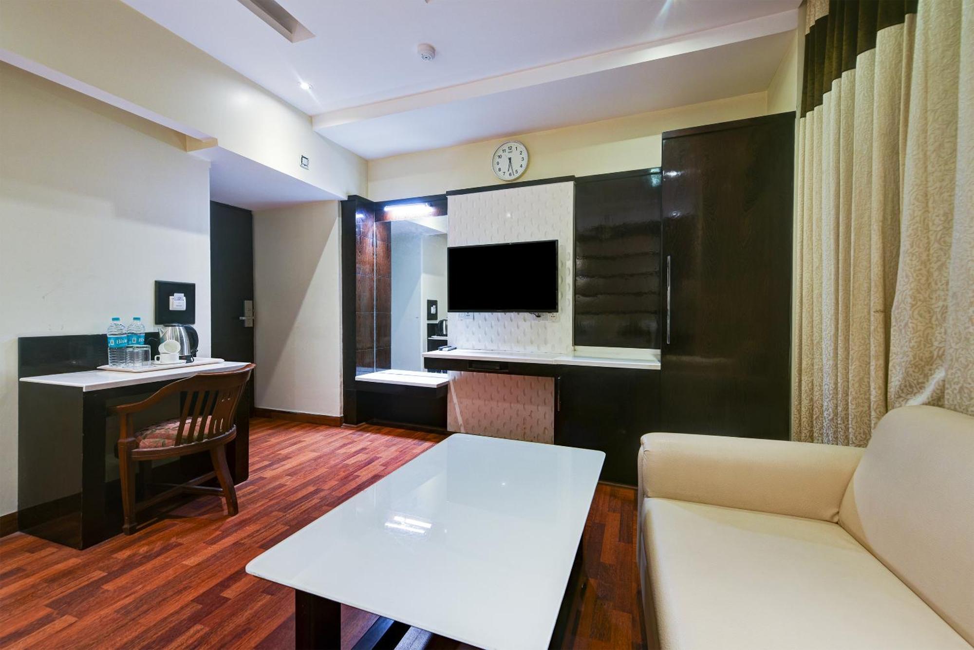 Hotel Geet Deluxe نيودلهي المظهر الخارجي الصورة