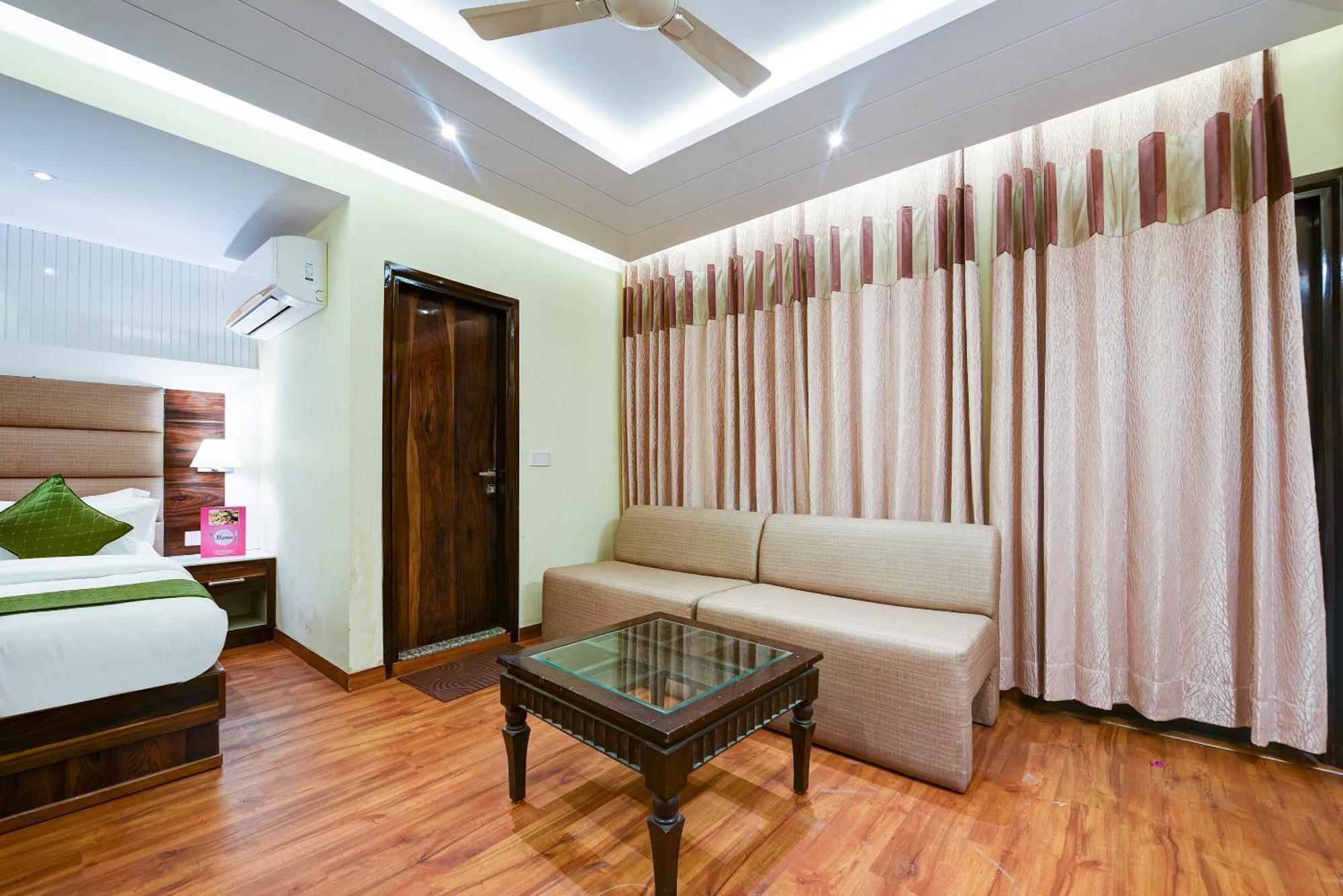 Hotel Geet Deluxe نيودلهي المظهر الخارجي الصورة