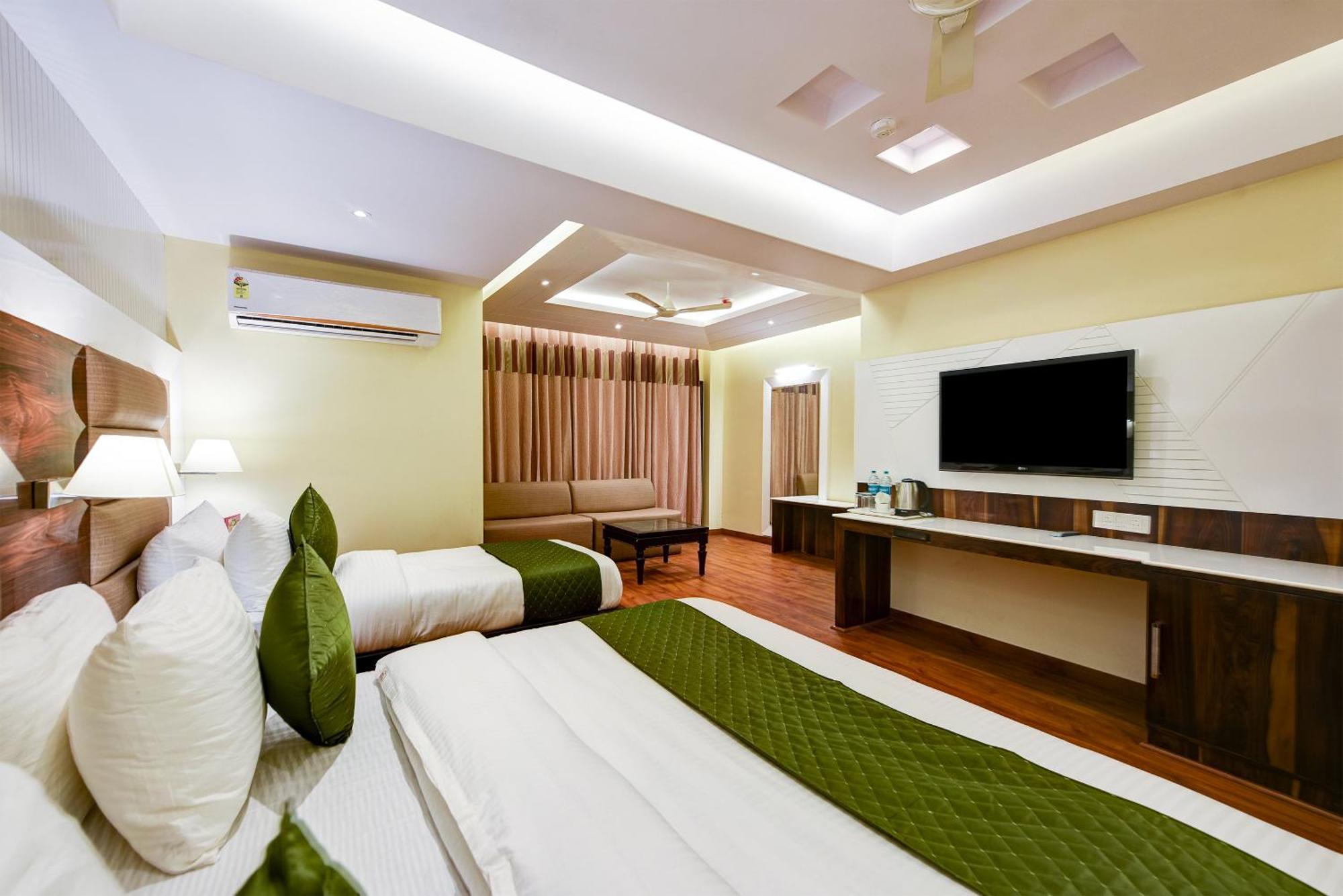 Hotel Geet Deluxe نيودلهي المظهر الخارجي الصورة