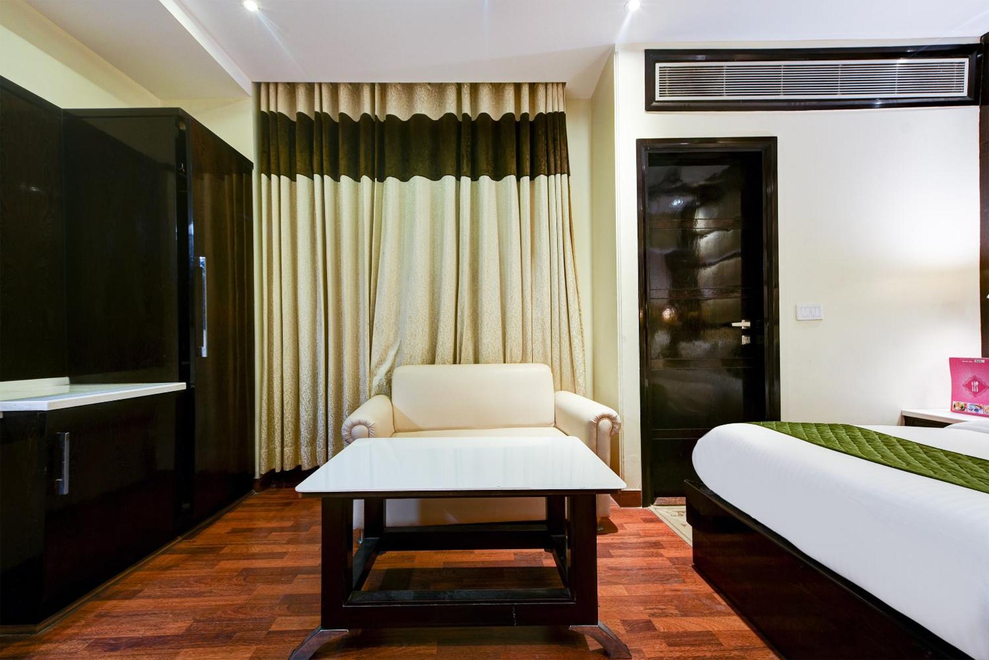 Hotel Geet Deluxe نيودلهي المظهر الخارجي الصورة