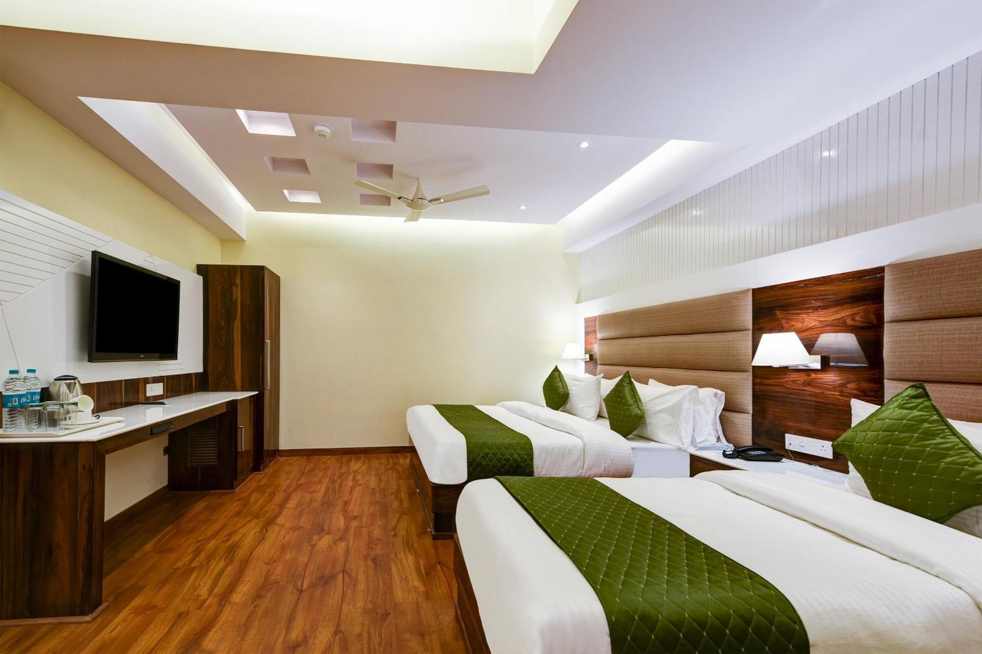 Hotel Geet Deluxe نيودلهي المظهر الخارجي الصورة