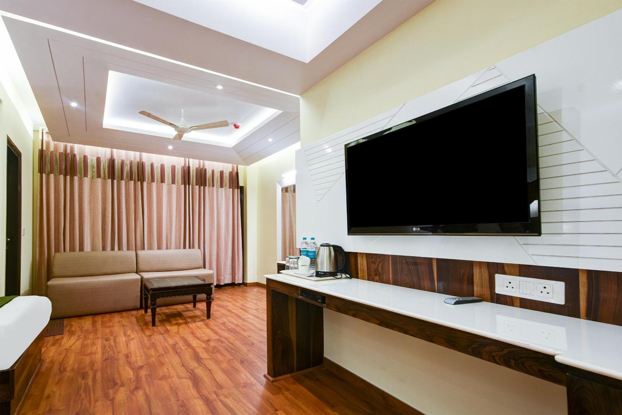 Hotel Geet Deluxe نيودلهي المظهر الخارجي الصورة