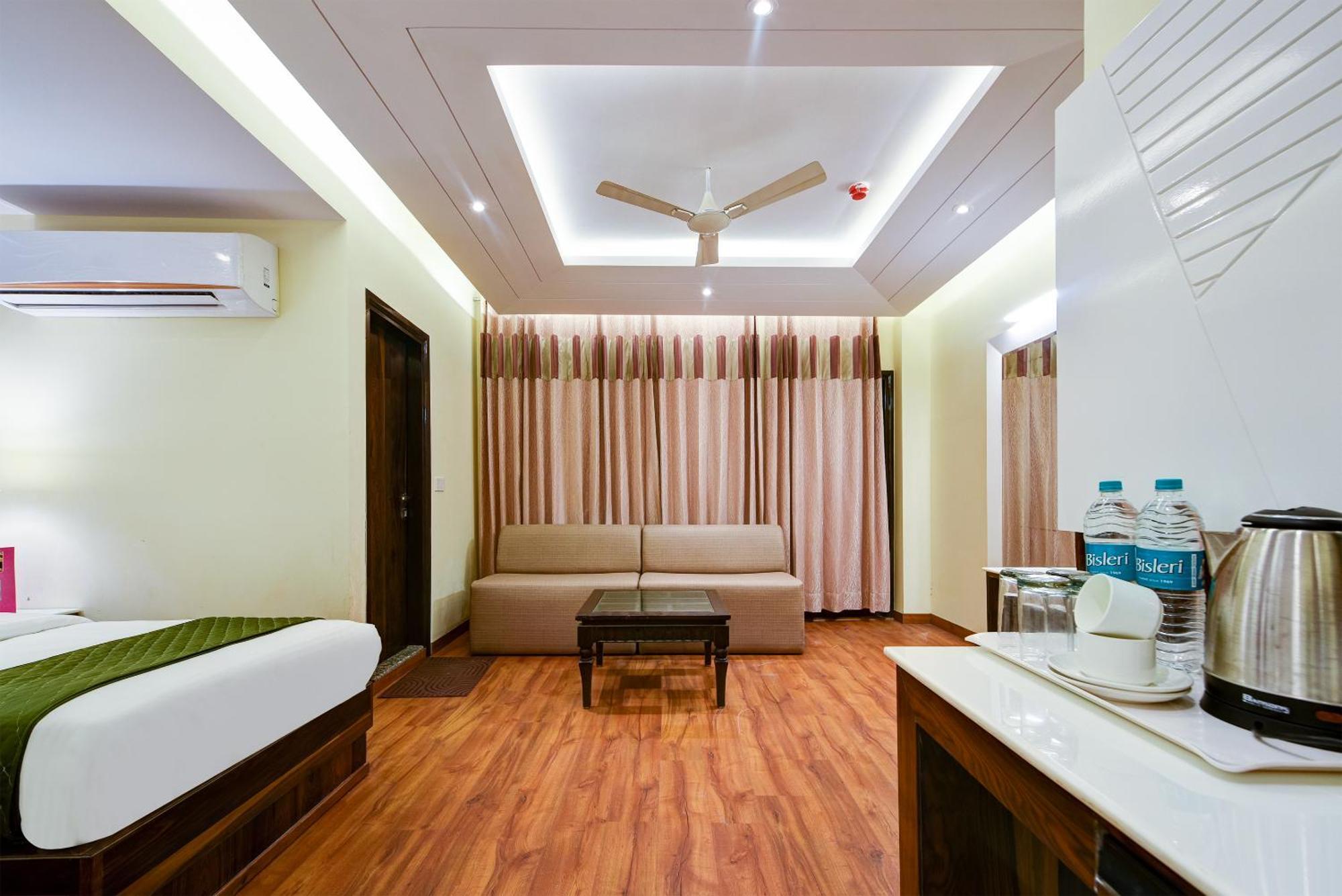 Hotel Geet Deluxe نيودلهي المظهر الخارجي الصورة
