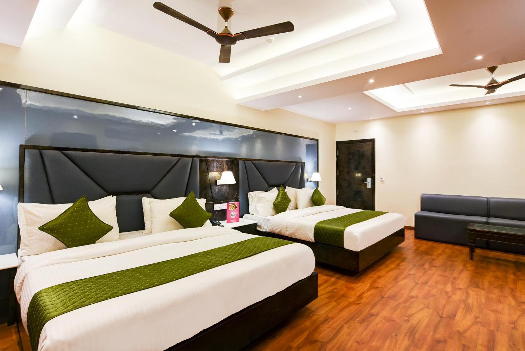 Hotel Geet Deluxe نيودلهي المظهر الخارجي الصورة