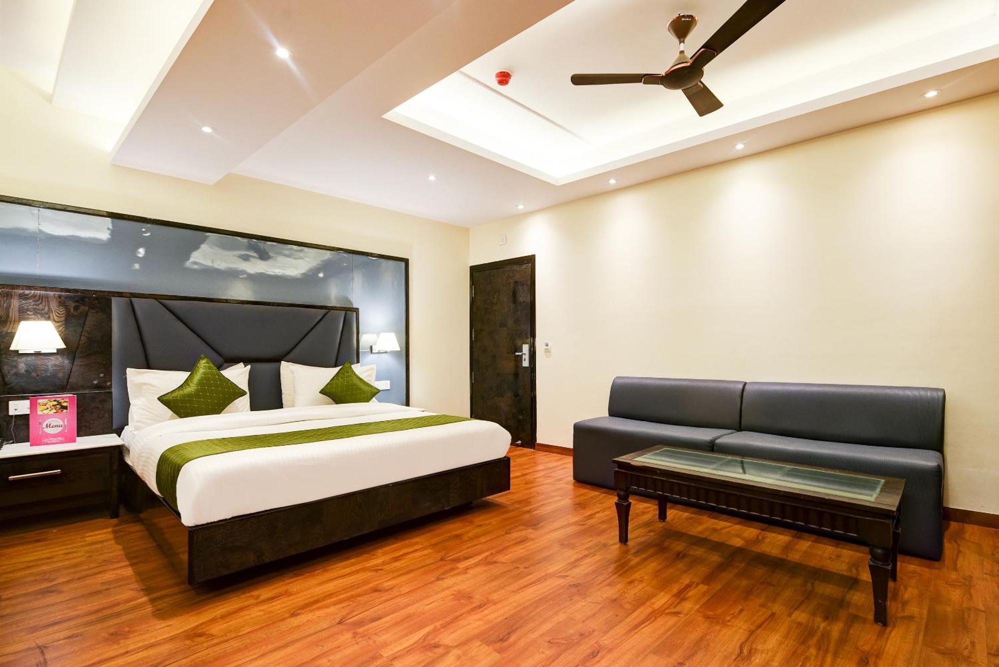 Hotel Geet Deluxe نيودلهي المظهر الخارجي الصورة