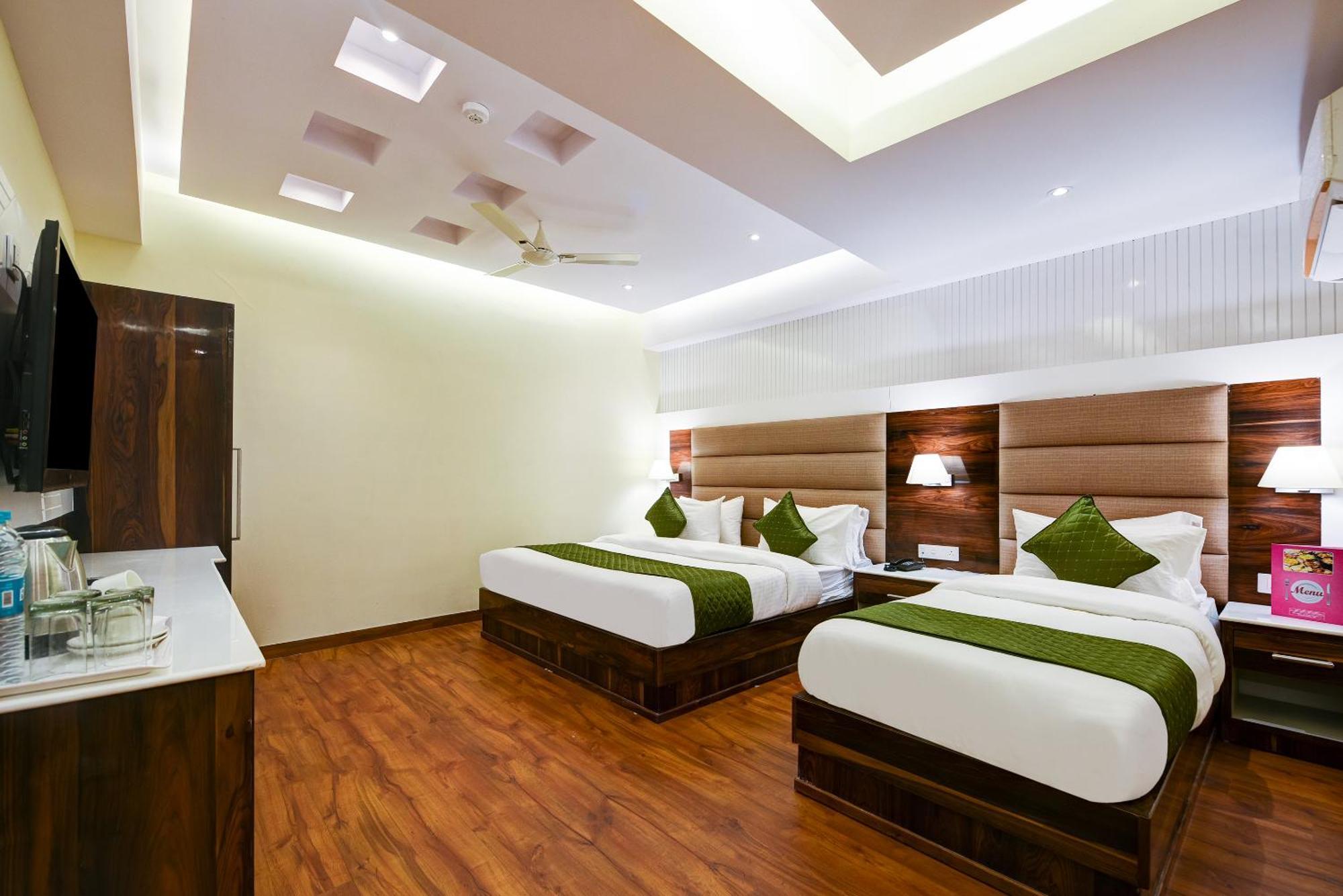 Hotel Geet Deluxe نيودلهي المظهر الخارجي الصورة