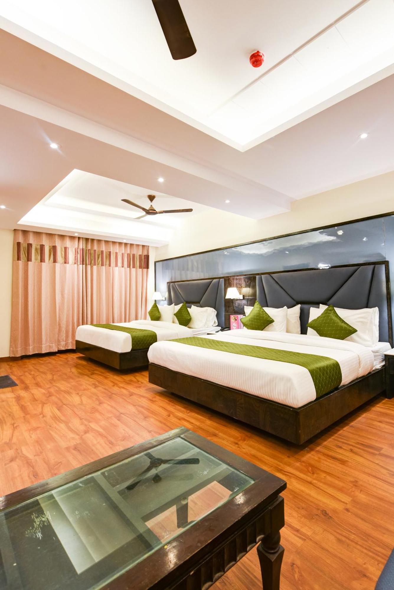 Hotel Geet Deluxe نيودلهي المظهر الخارجي الصورة