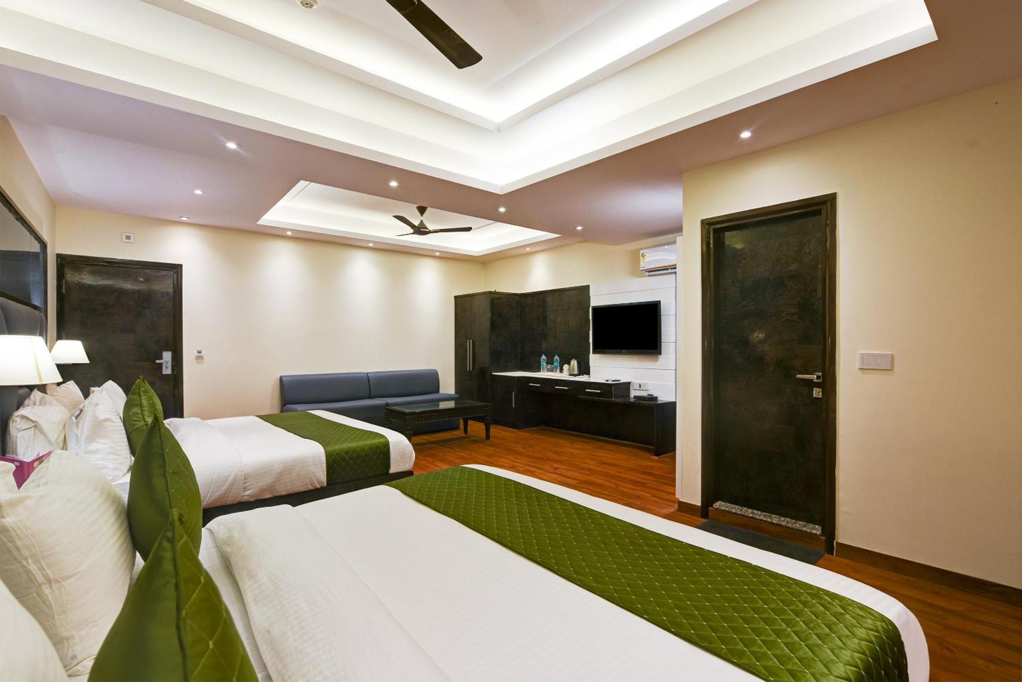 Hotel Geet Deluxe نيودلهي المظهر الخارجي الصورة