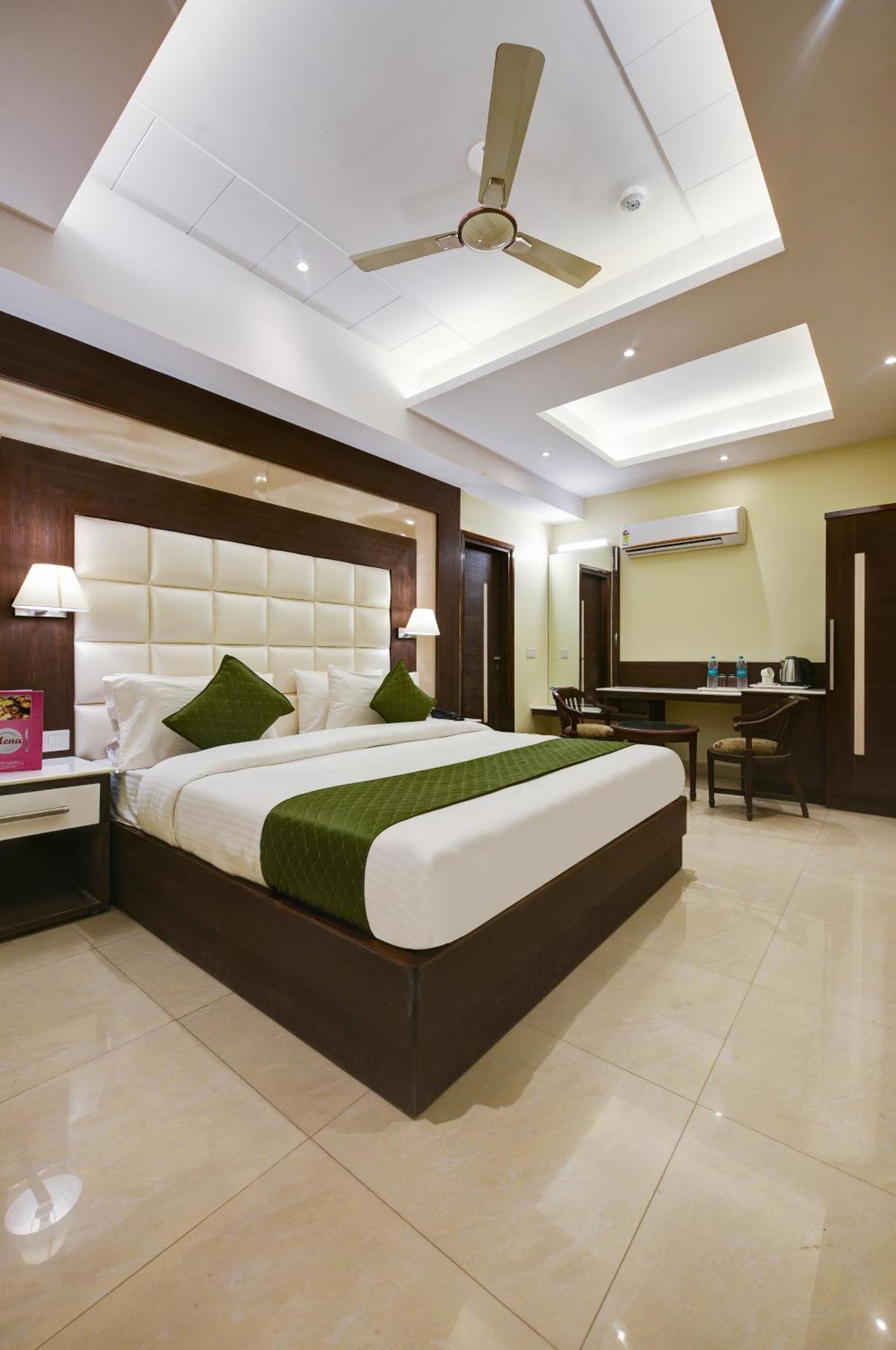 Hotel Geet Deluxe نيودلهي المظهر الخارجي الصورة