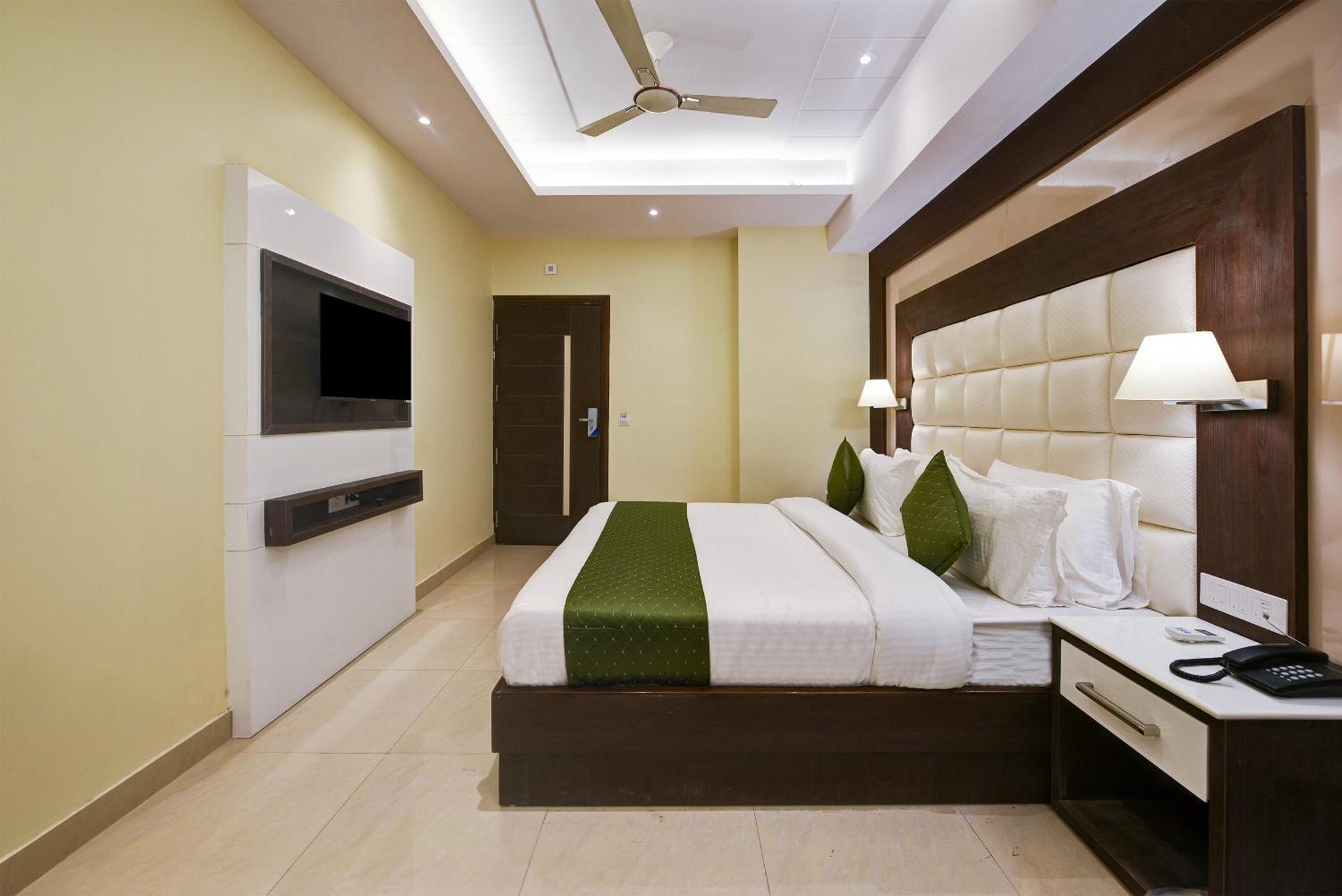 Hotel Geet Deluxe نيودلهي المظهر الخارجي الصورة