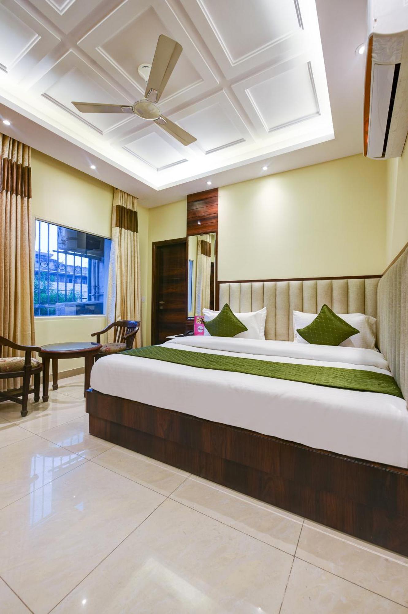 Hotel Geet Deluxe نيودلهي المظهر الخارجي الصورة