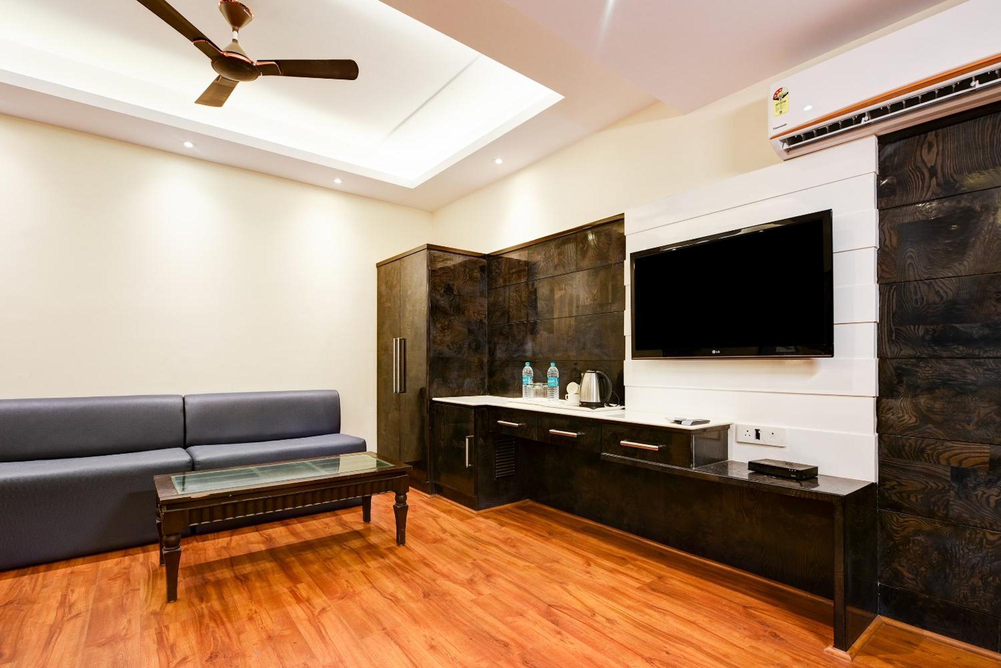 Hotel Geet Deluxe نيودلهي المظهر الخارجي الصورة