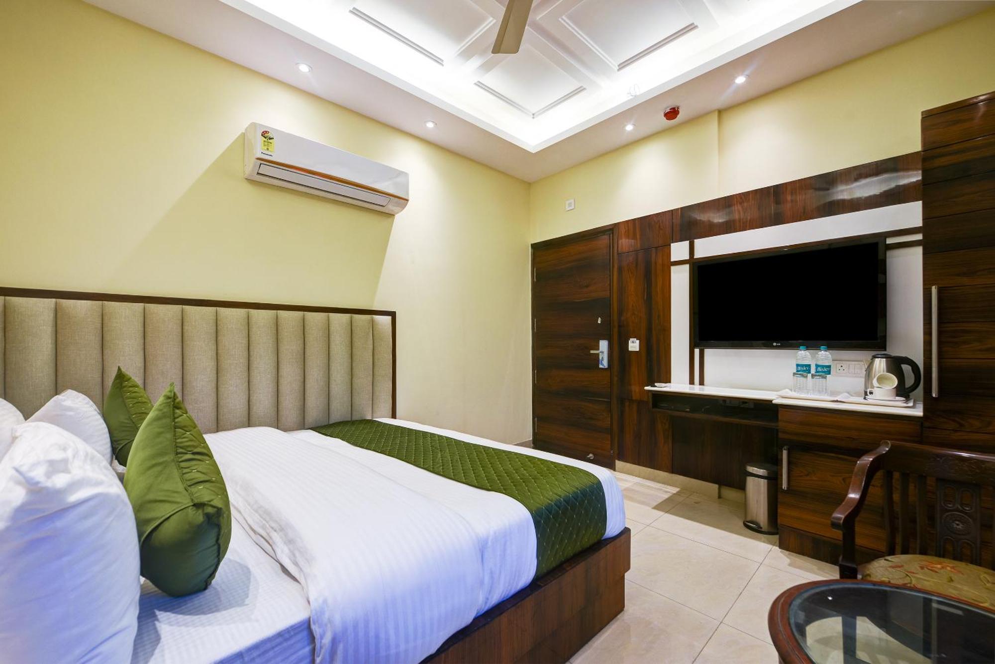 Hotel Geet Deluxe نيودلهي المظهر الخارجي الصورة