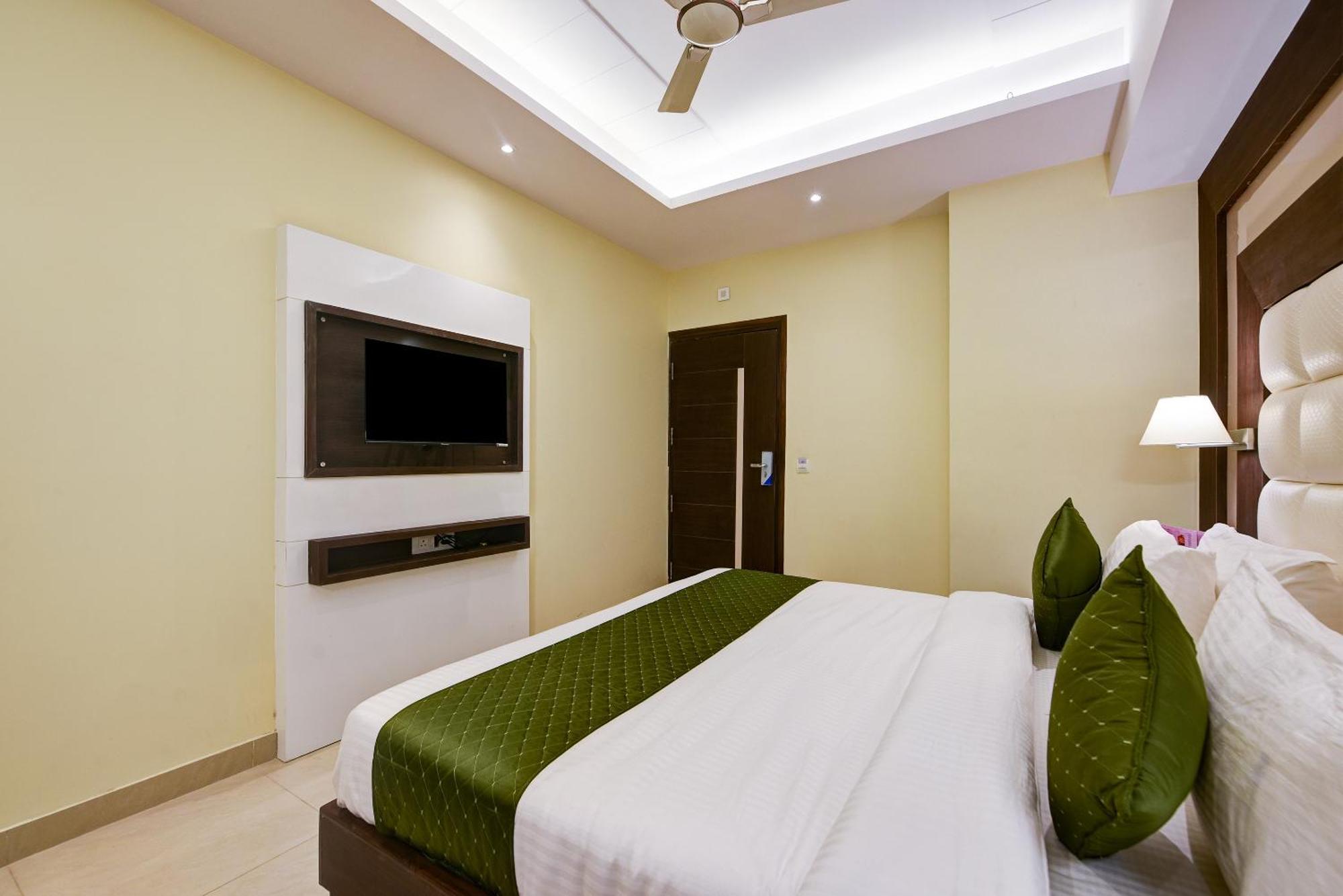 Hotel Geet Deluxe نيودلهي المظهر الخارجي الصورة