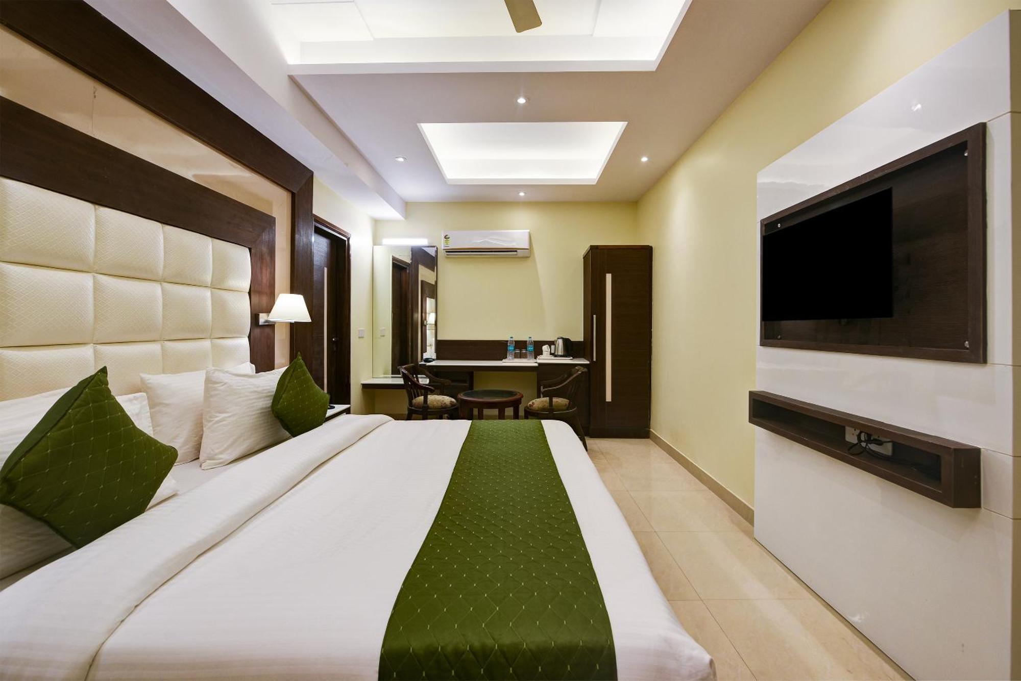 Hotel Geet Deluxe نيودلهي المظهر الخارجي الصورة