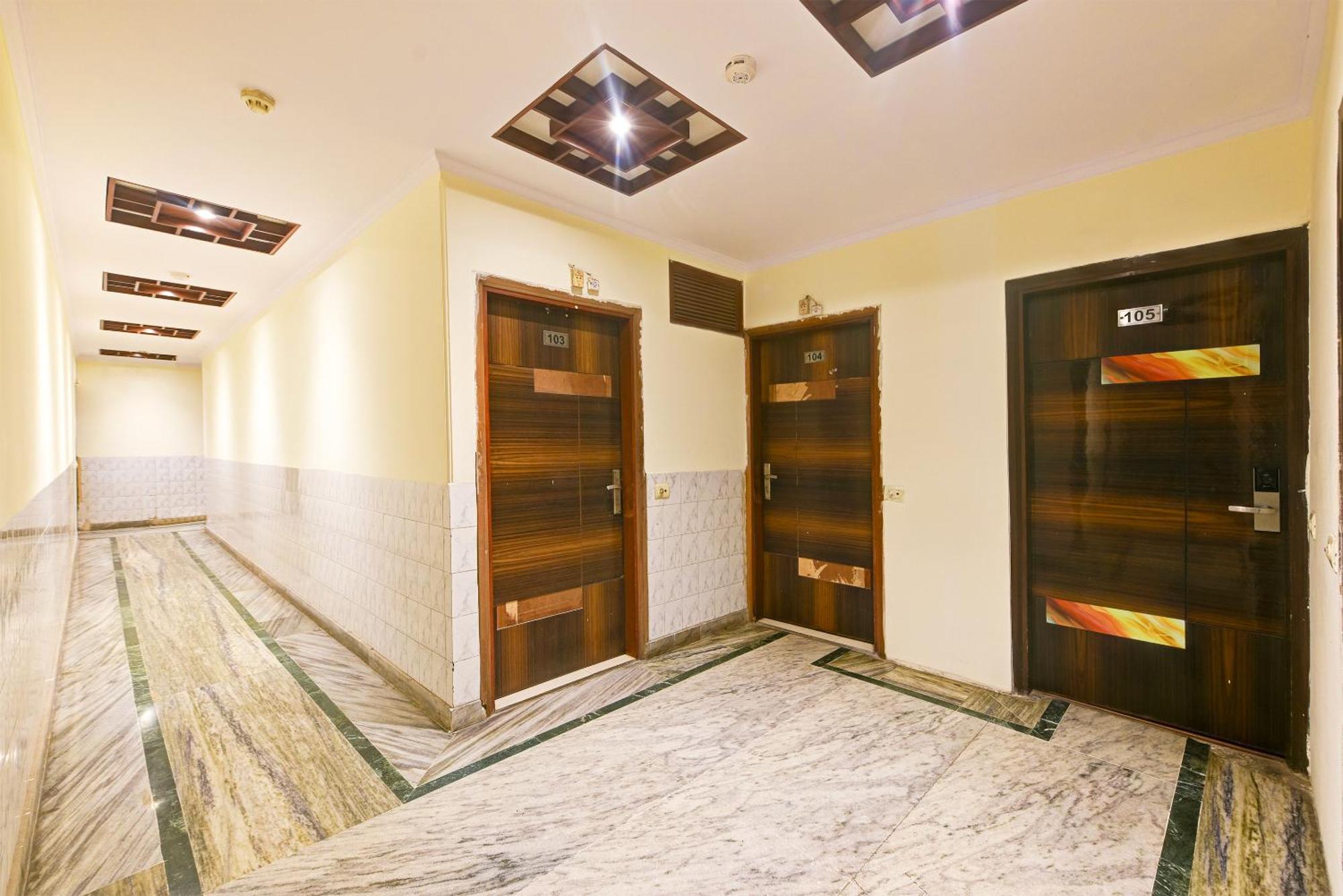 Hotel Geet Deluxe نيودلهي المظهر الخارجي الصورة